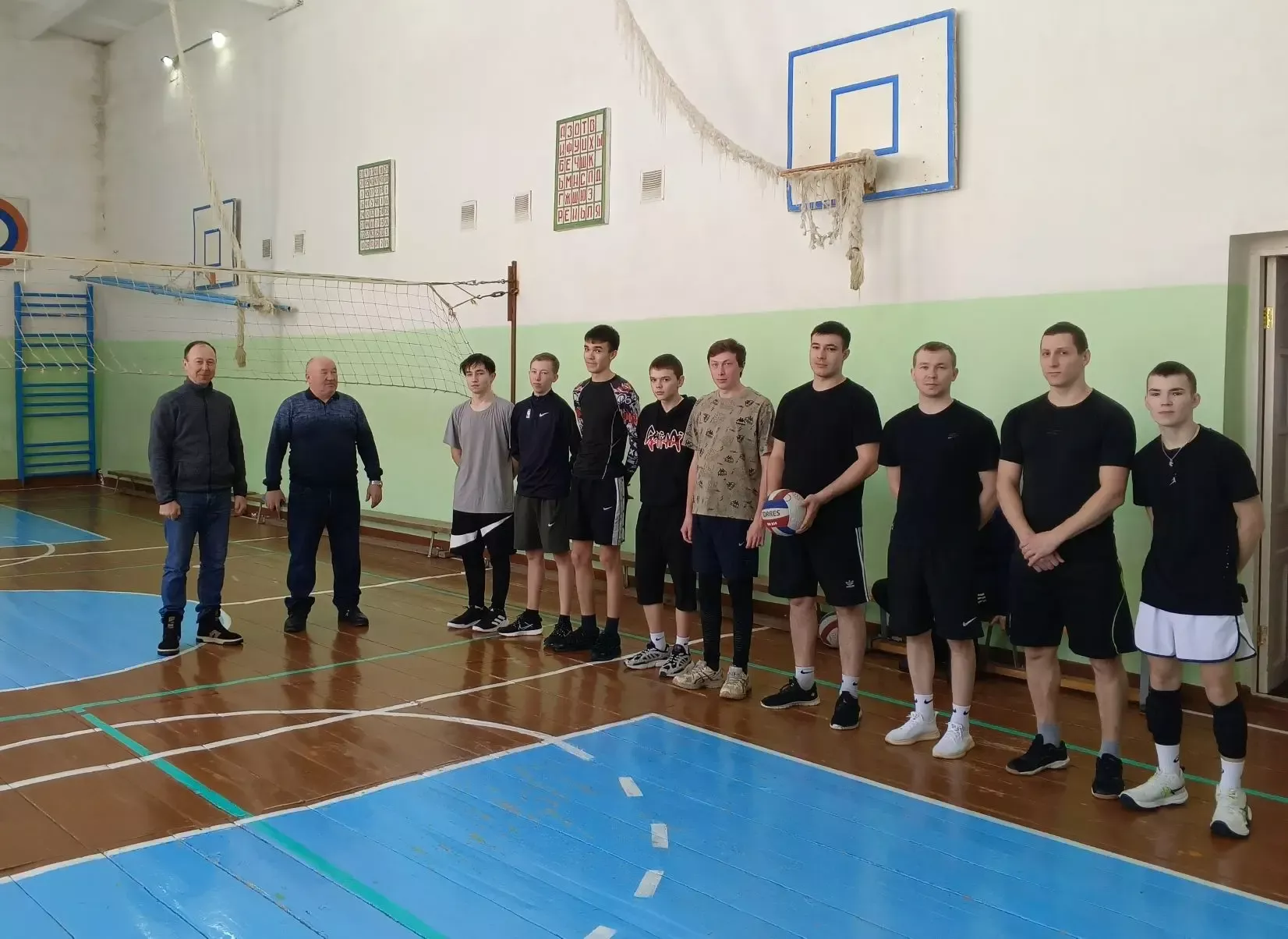 В селе Бима состоялась захватывающая игра по волейболу