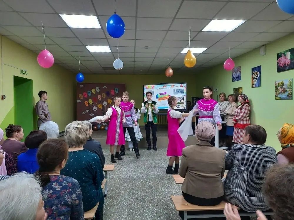 Сарсак-Омга лицеенда төрле буын укучылар очрашты