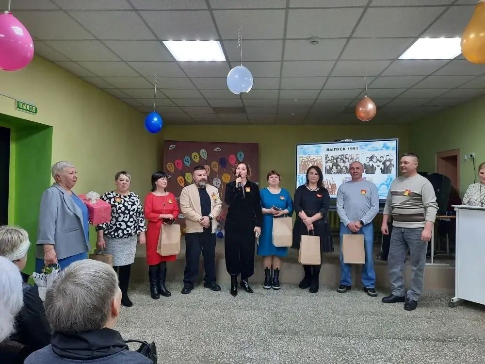 Сарсак-Омга лицеенда төрле буын укучылар очрашты