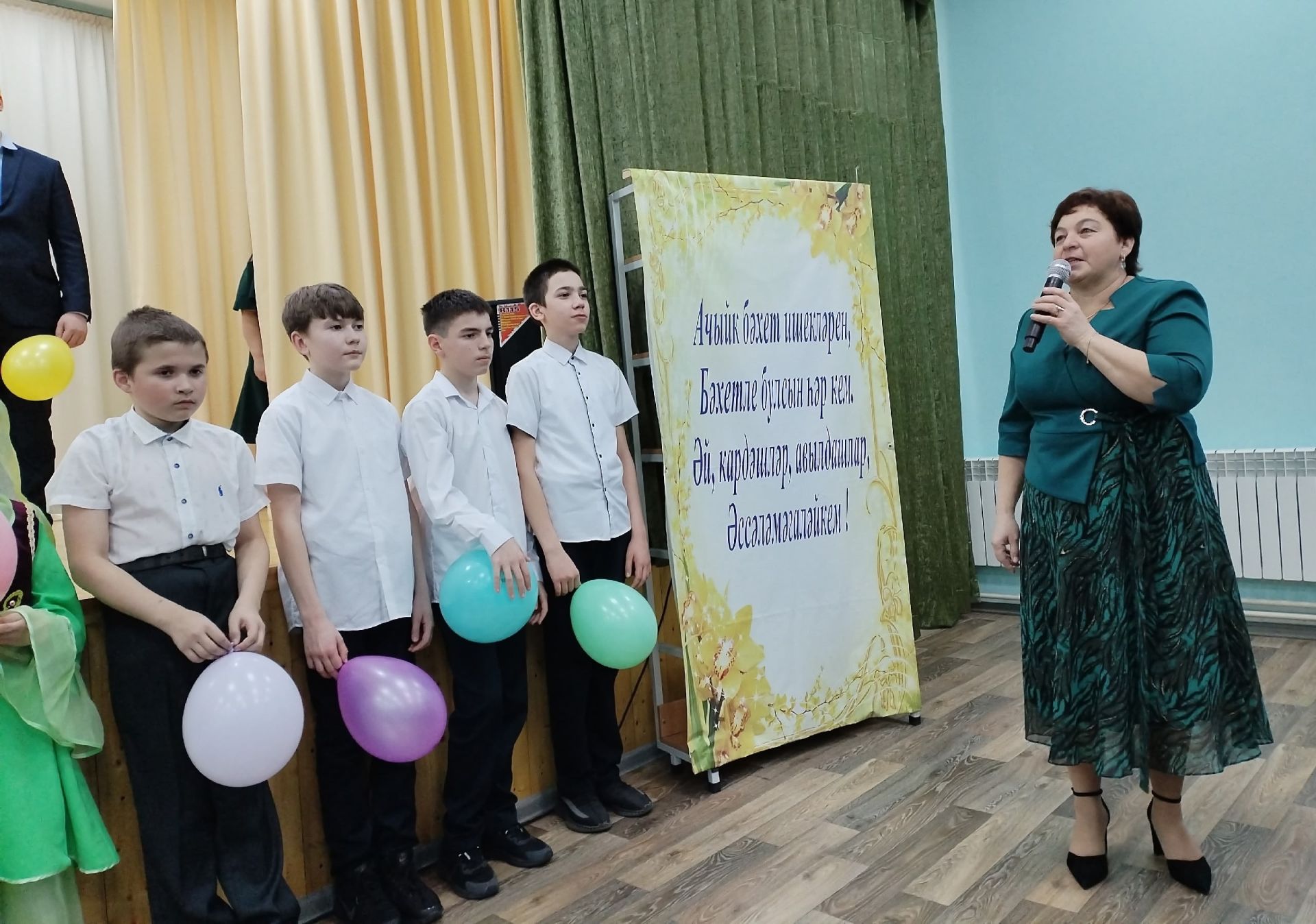 Салагыш мәдәният йортында ике бәйрәмне берләштерүче зур концерт узган