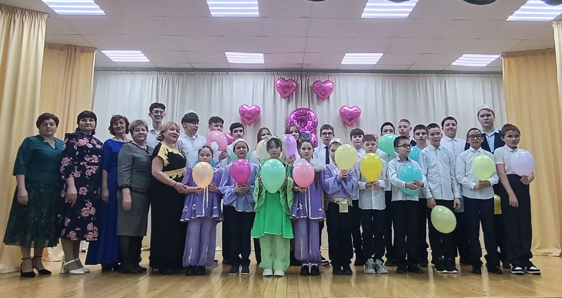 Салагыш мәдәният йортында ике бәйрәмне берләштерүче зур концерт узган