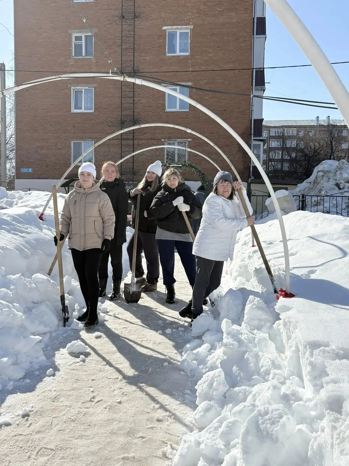 В детском саду №5 начались весенние субботники