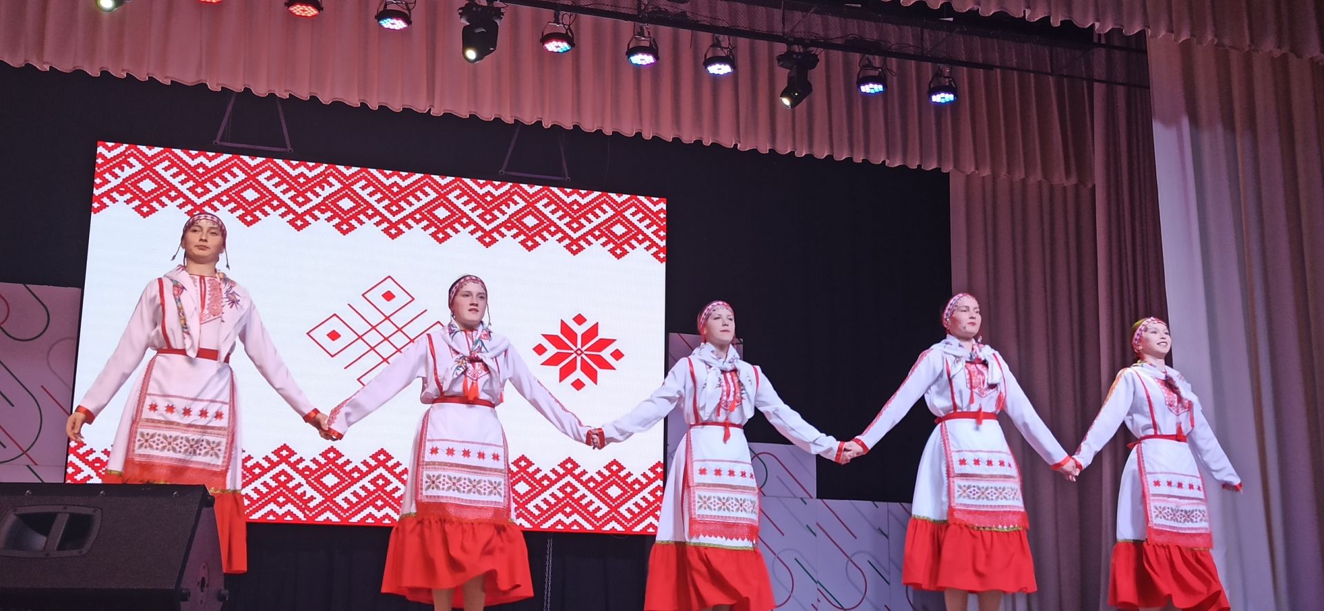 В Агрызе прошел благотворительный концерт в поддержку участников СВО