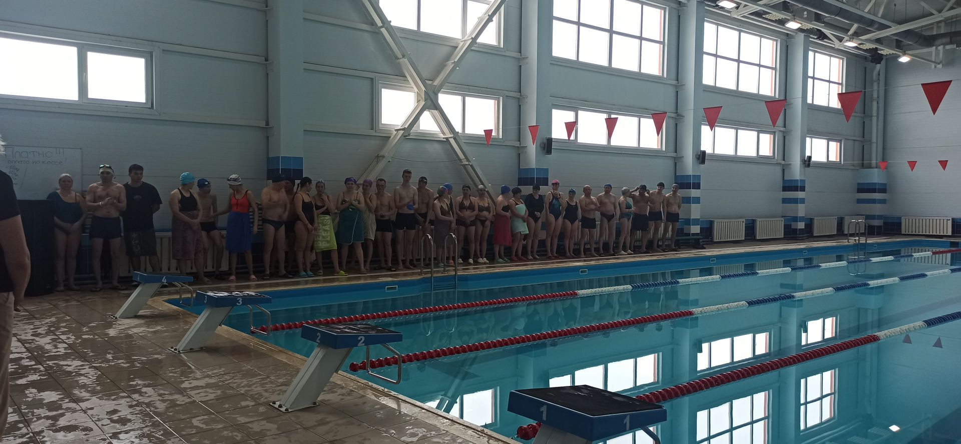 В спорткомплексе «Олимп» прошли соревнования по плаванию, посвящённые Году воинской и трудовой доблести