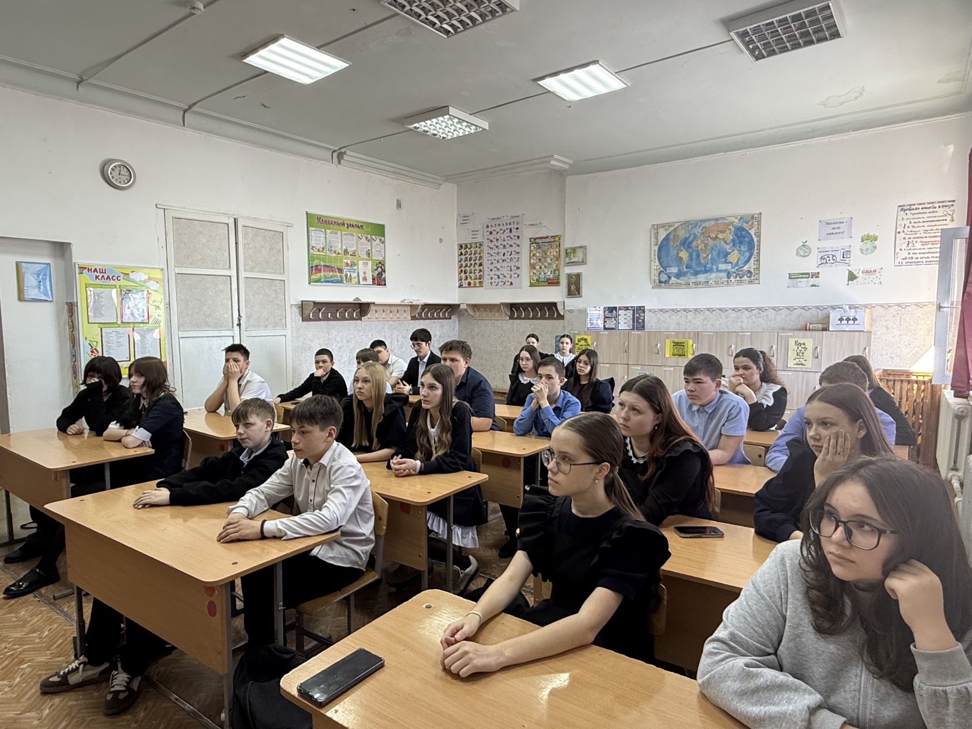 В преддверии каникул для школьников провели профилактическую беседу по ПДД