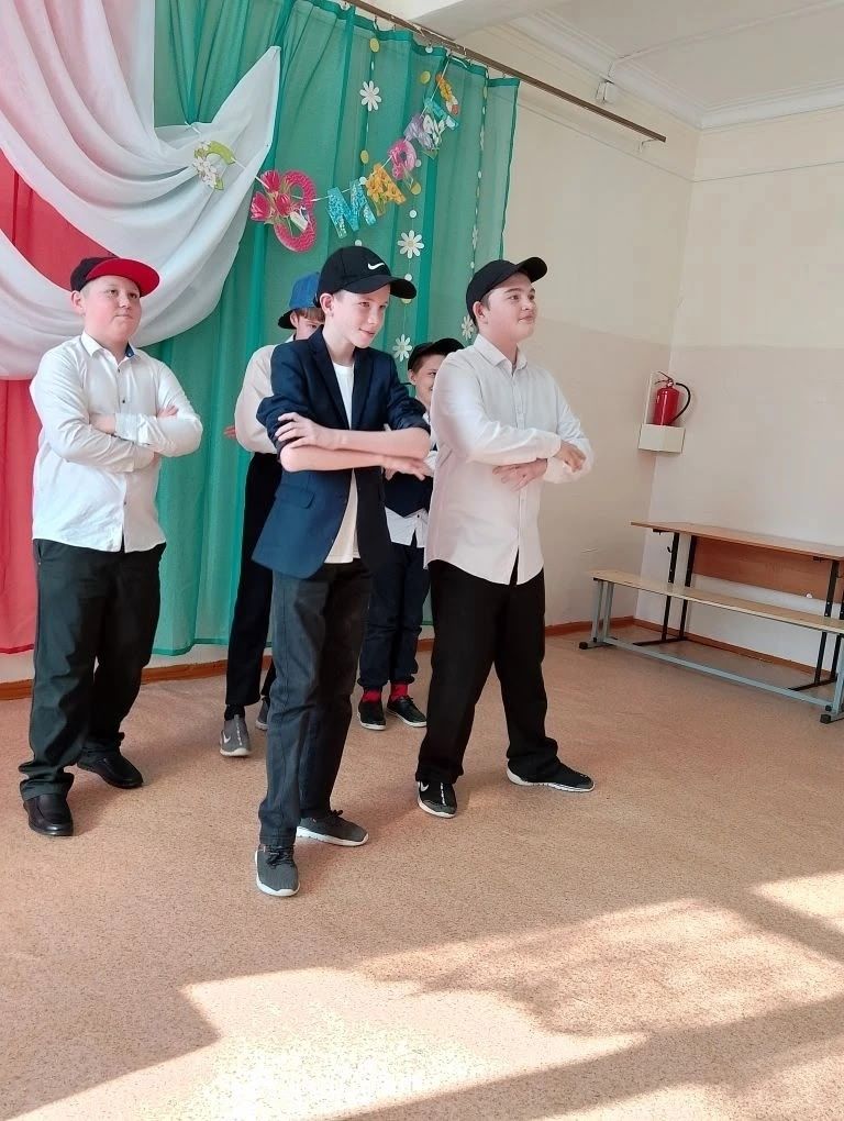 В школе-интернате прошло мероприятие, приуроченное к Международному женскому дню