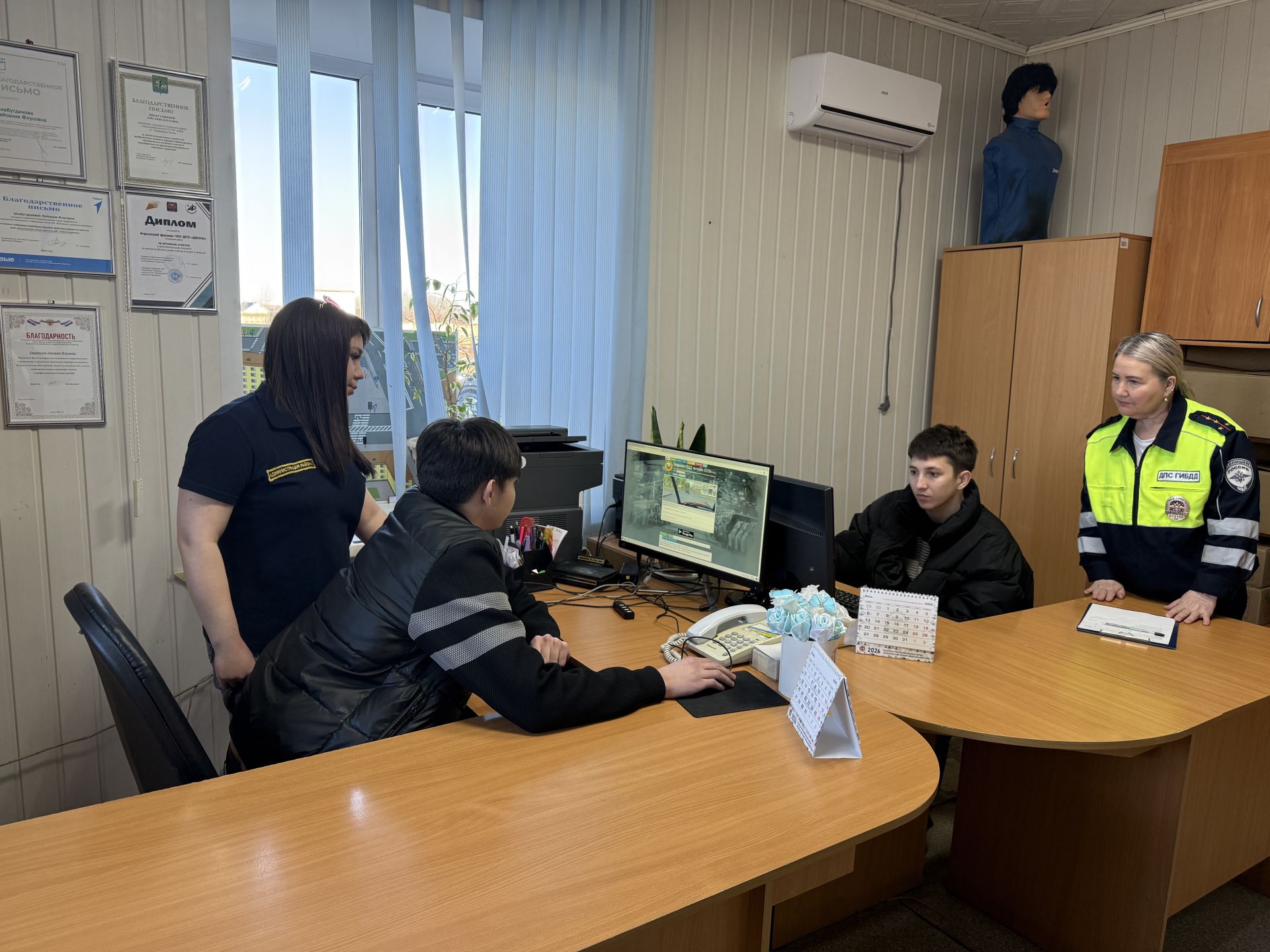 В Агрызском районе прошёл конкурс по автомногоборью среди обучающихся автошколы