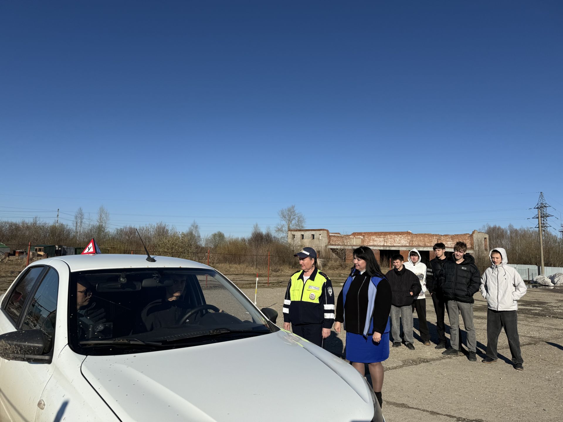 В Агрызском районе прошёл конкурс по автомногоборью среди обучающихся автошколы