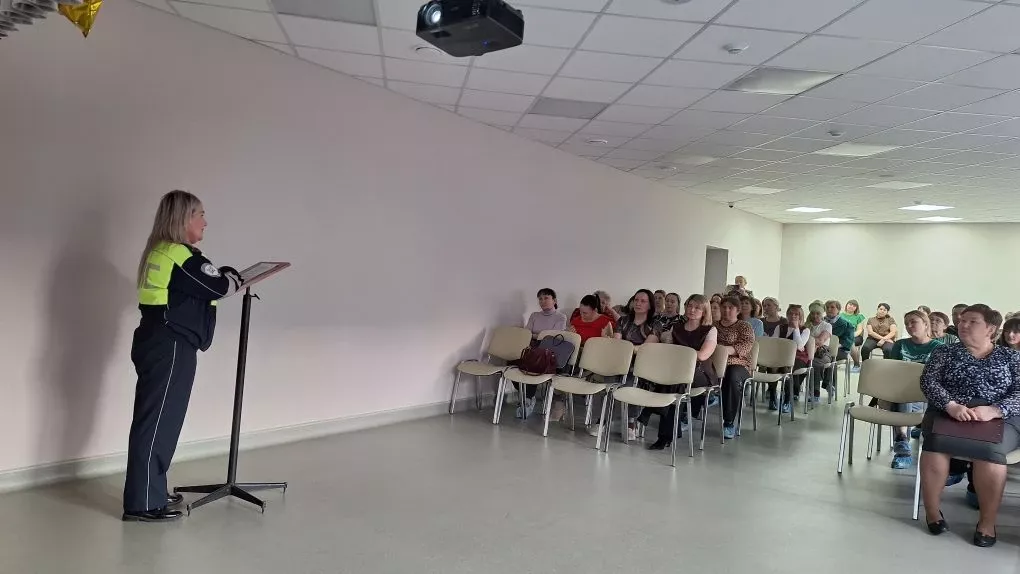 В школе №4 Агрыза прошло родительское собрание по безопасности детей на дорогах