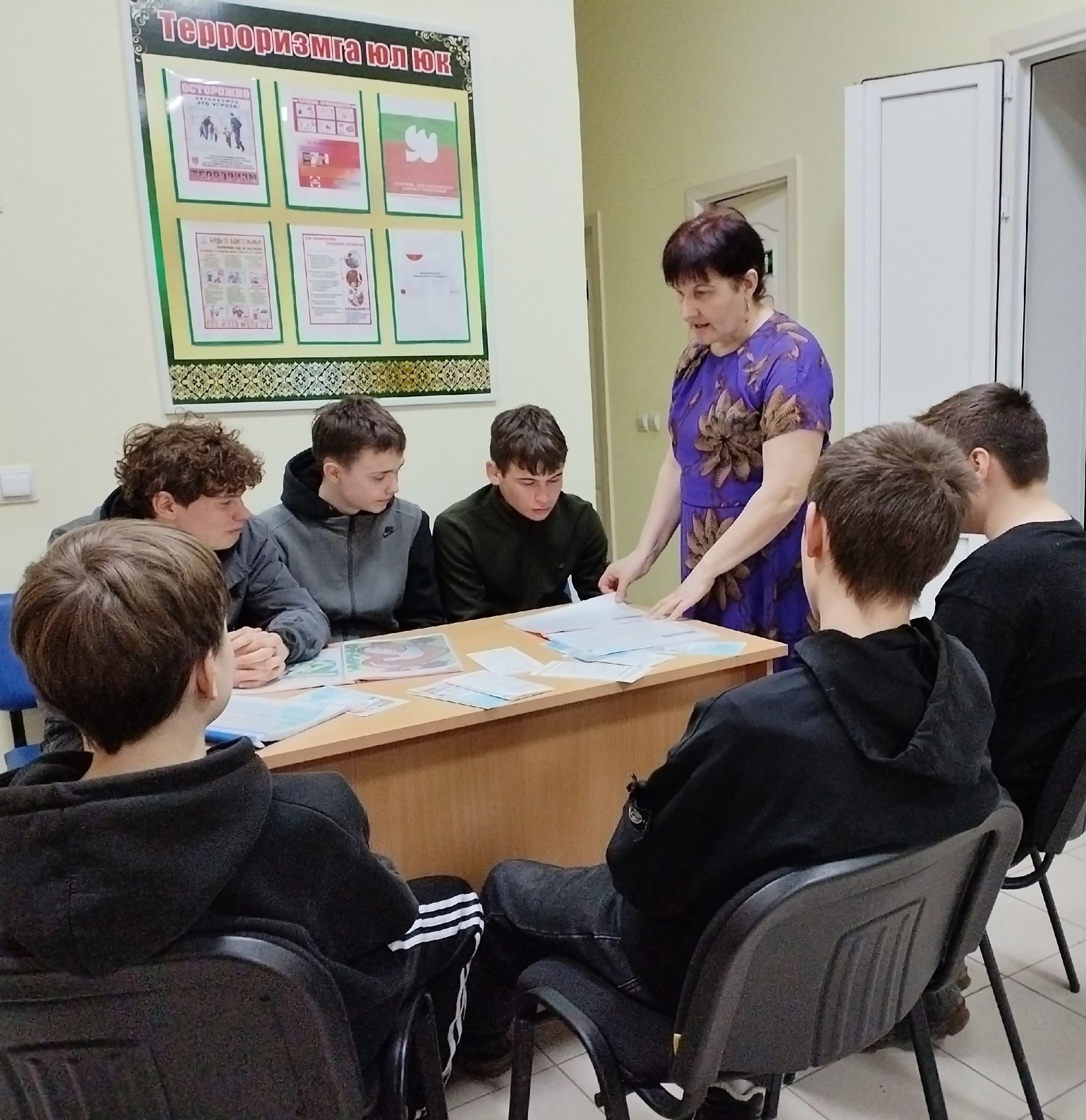 «Терроризм — угроза обществу»: беседа с молодежью прошла в Салаушской сельской библиотеке