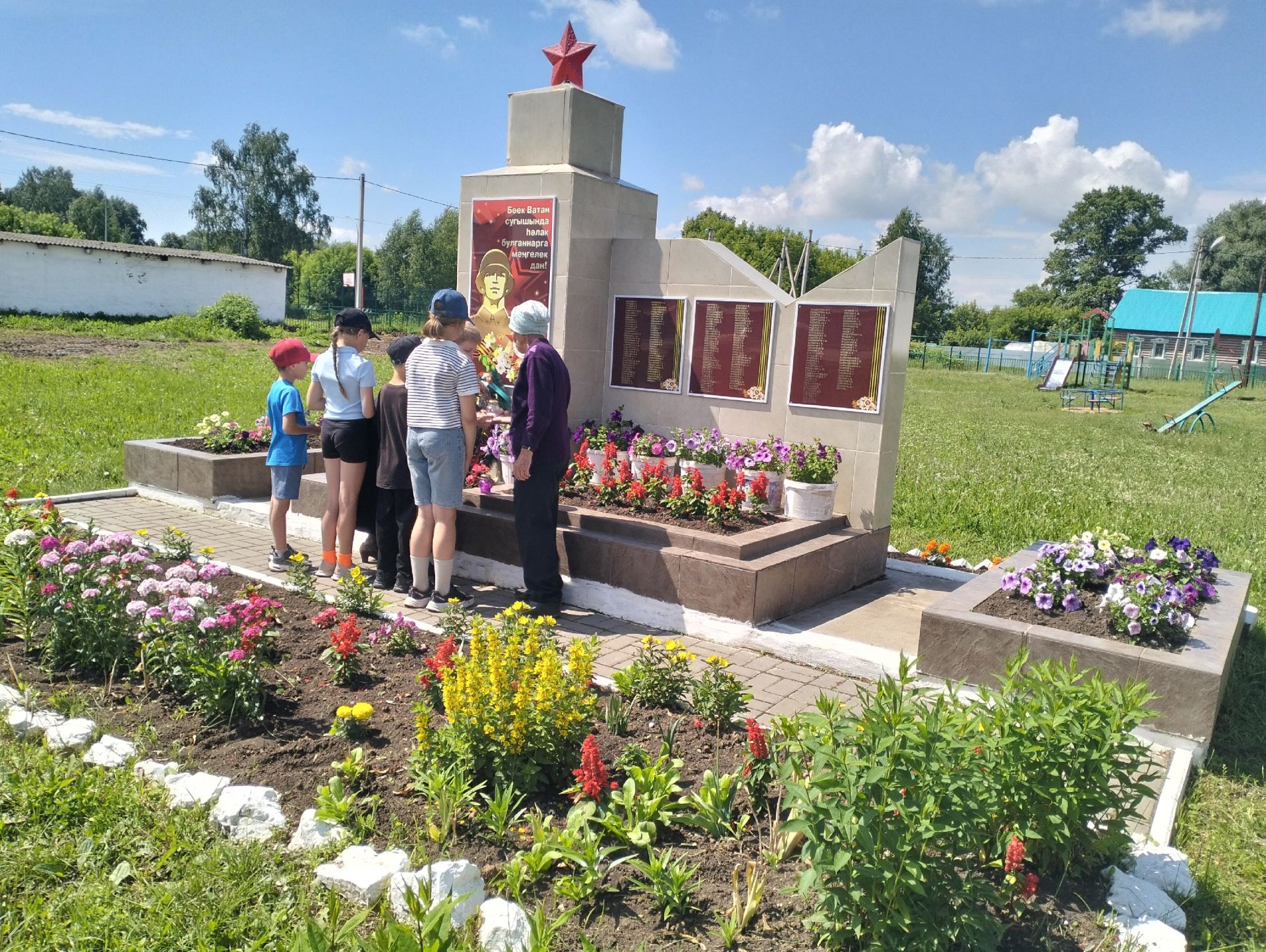 В Иж-Бобьинском Доме культуры состоялось памятное мероприятие к 22 июня