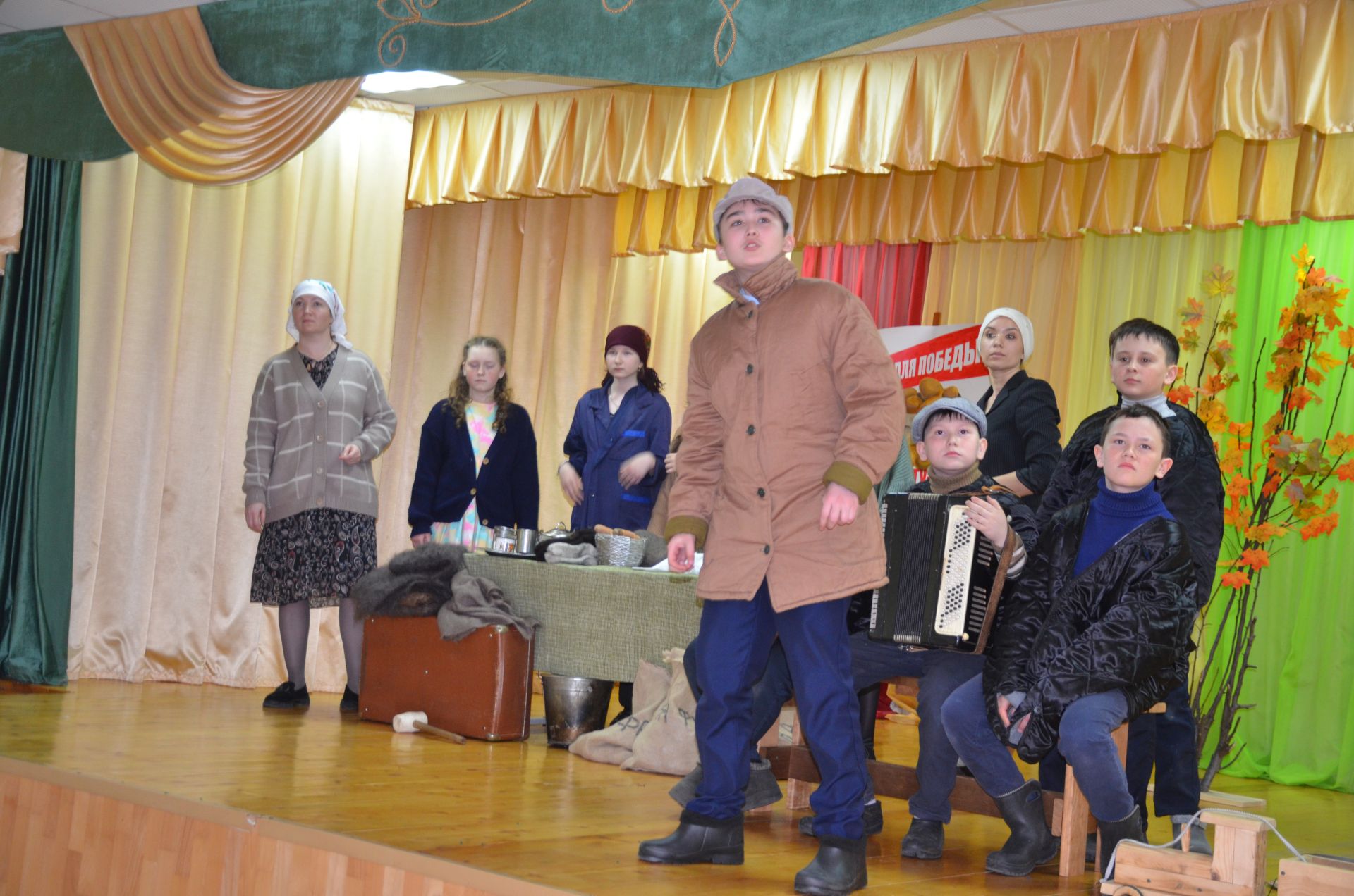 «Театр без границ» в Агрызе: 108 школьников, 6 лучших спектаклей и полное погружение в историю