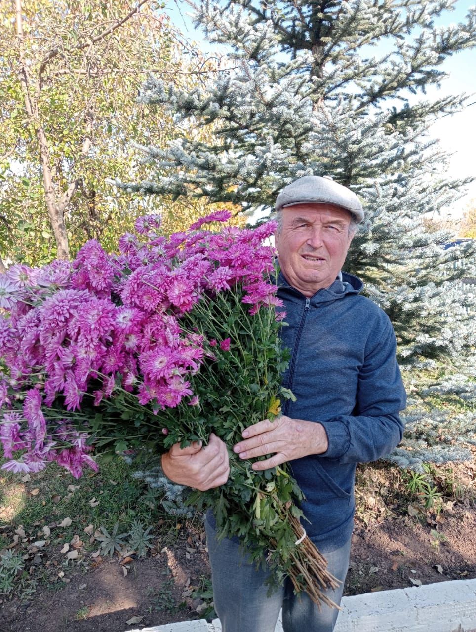 Бакчачы почмагы: бакча яшәтә дә, яшәртә дә