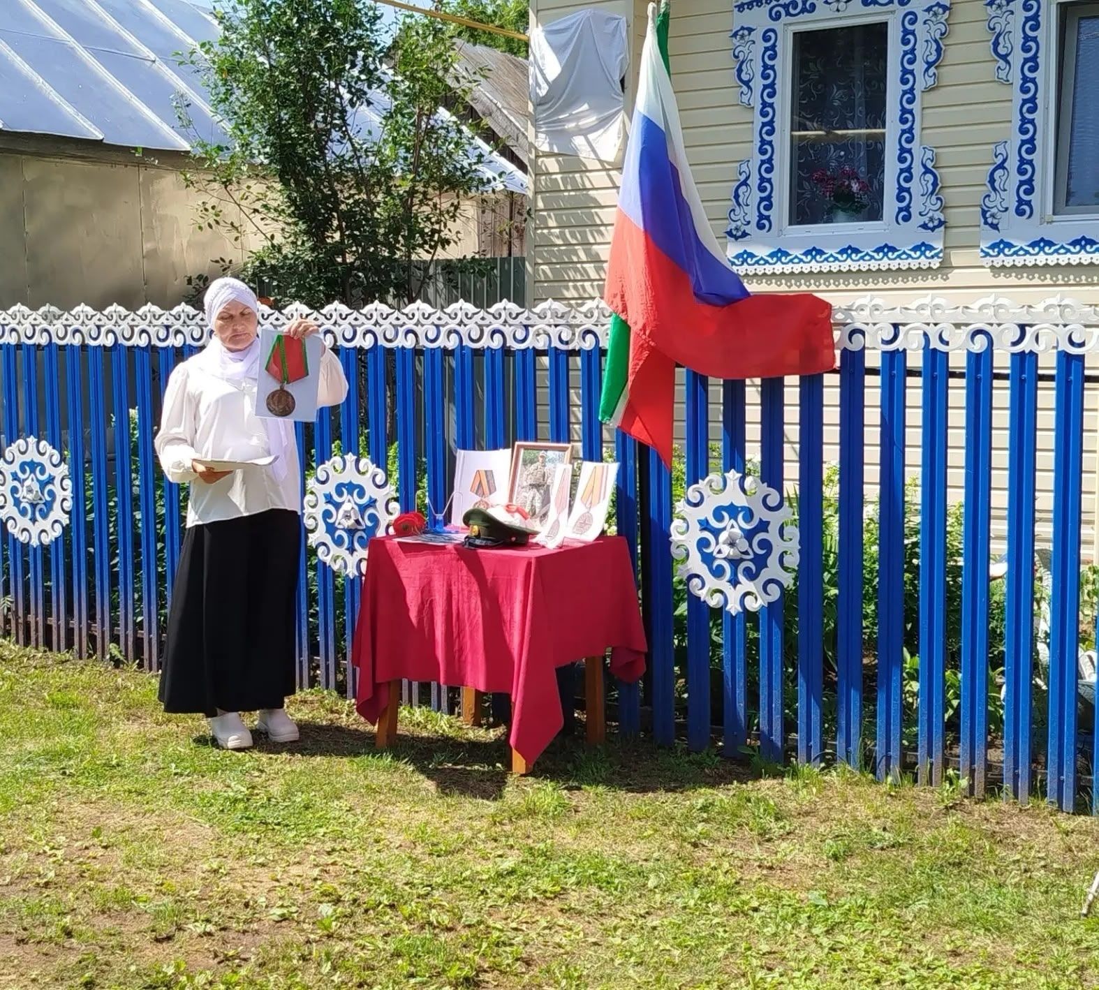 В Салаушах открыли мемориальную доску в память о герое