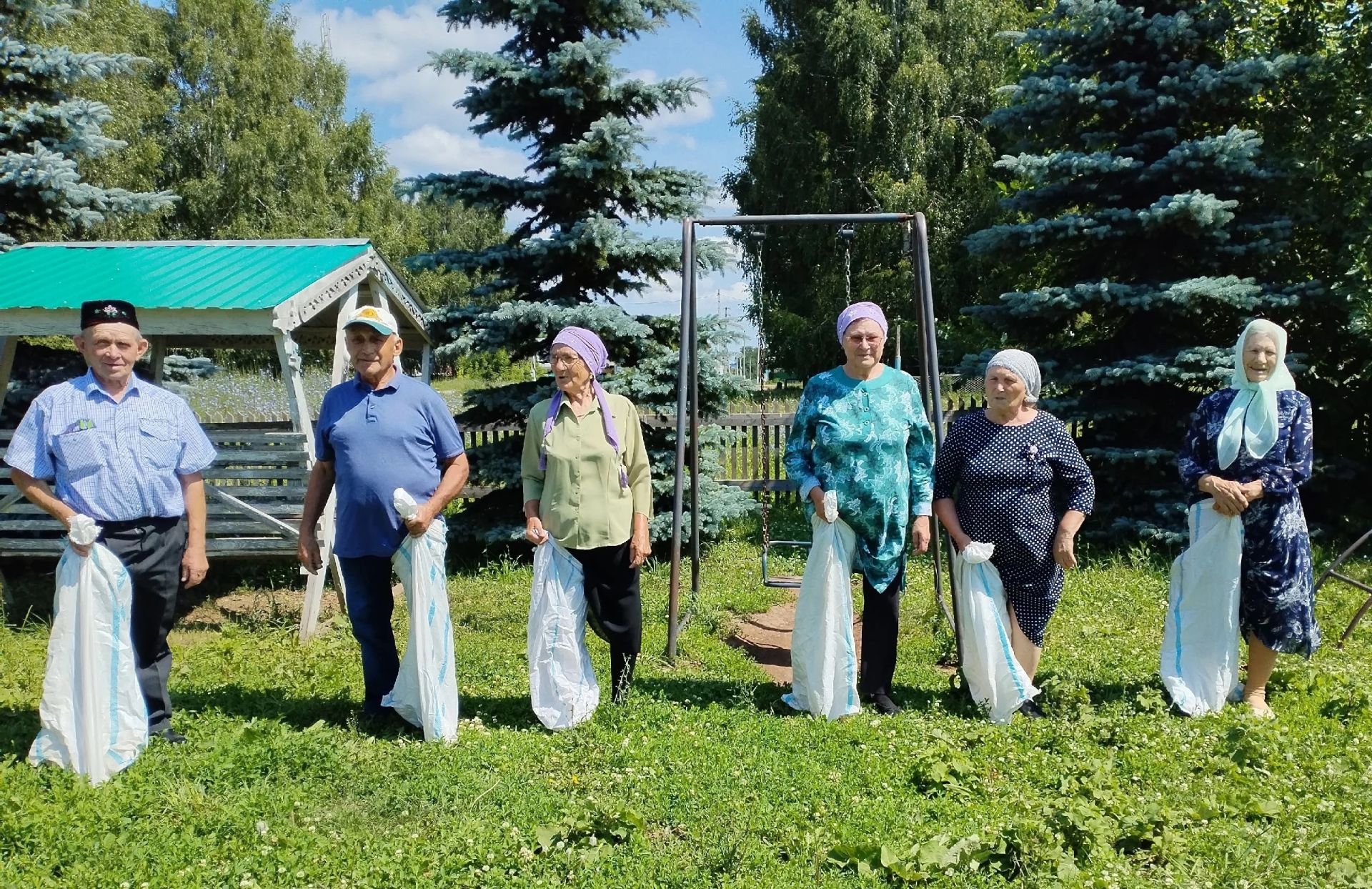 Салагыш мәдәният йортында «Ромашкалы аланда» исемле бәйрәм узган