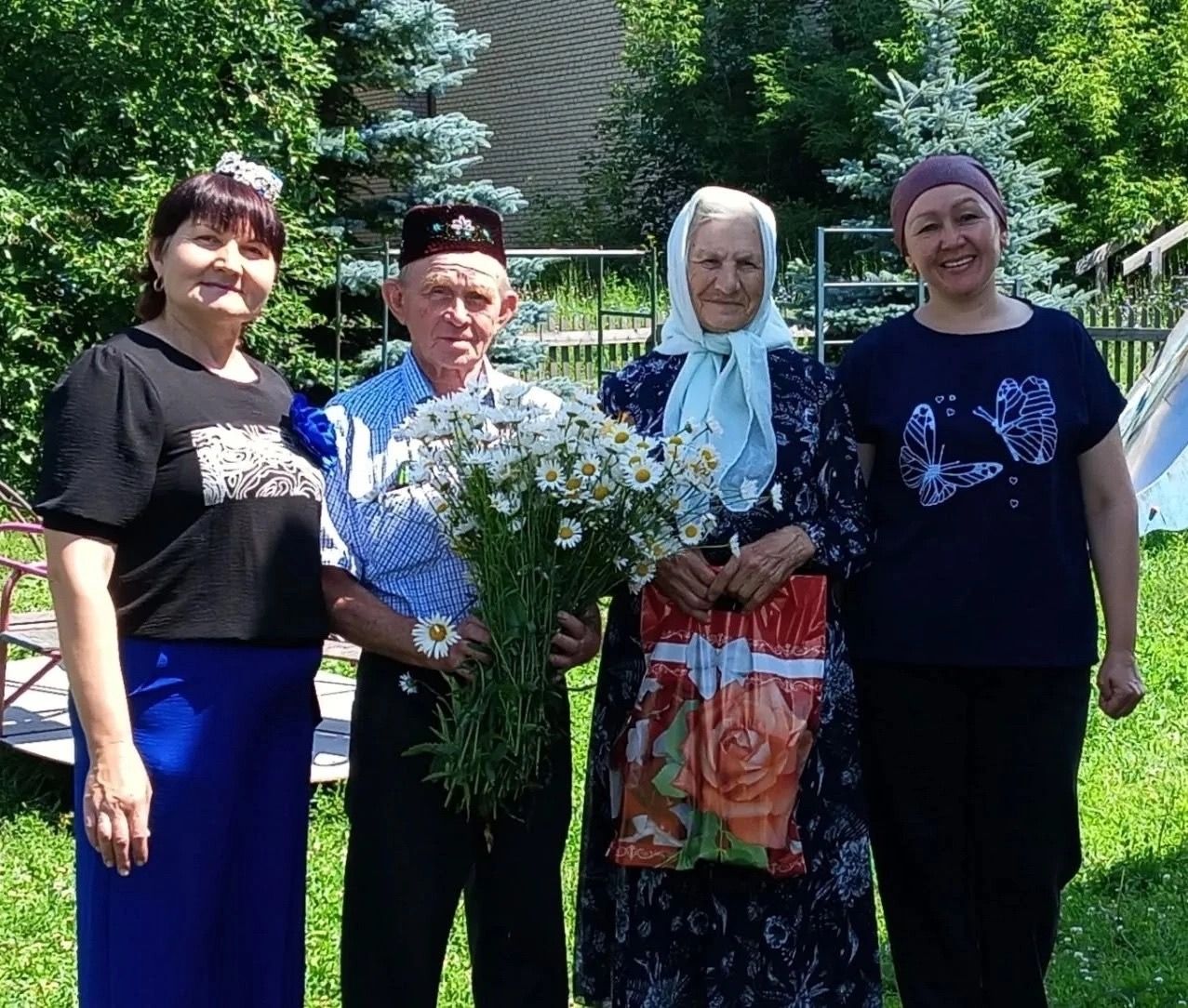Салагыш мәдәният йортында «Ромашкалы аланда» исемле бәйрәм узган