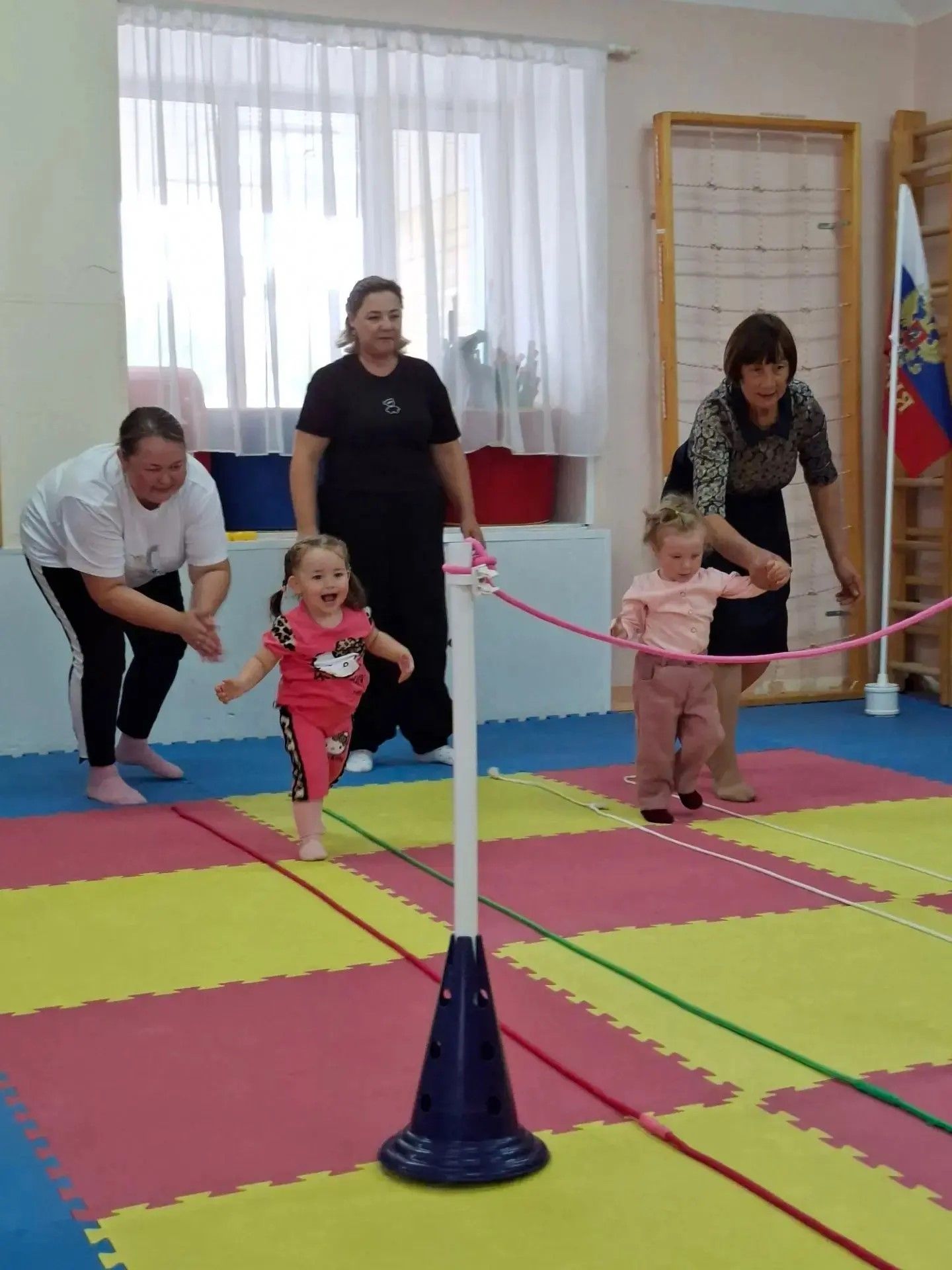 В Агрызе малыши соревновались в скорости на «Забеге ползунков»