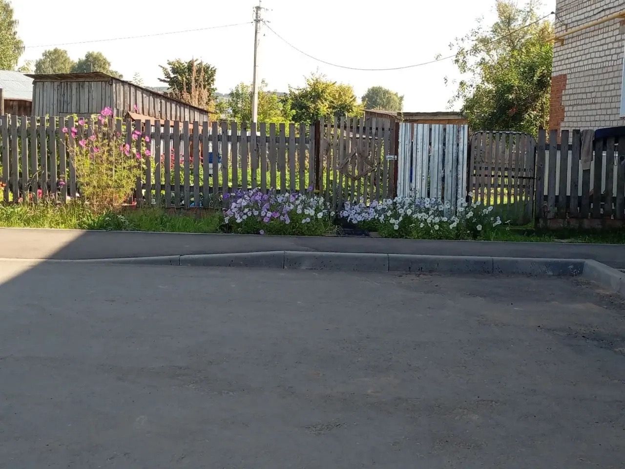 В Красном Бору проверили готовность домов к отопительному сезону
