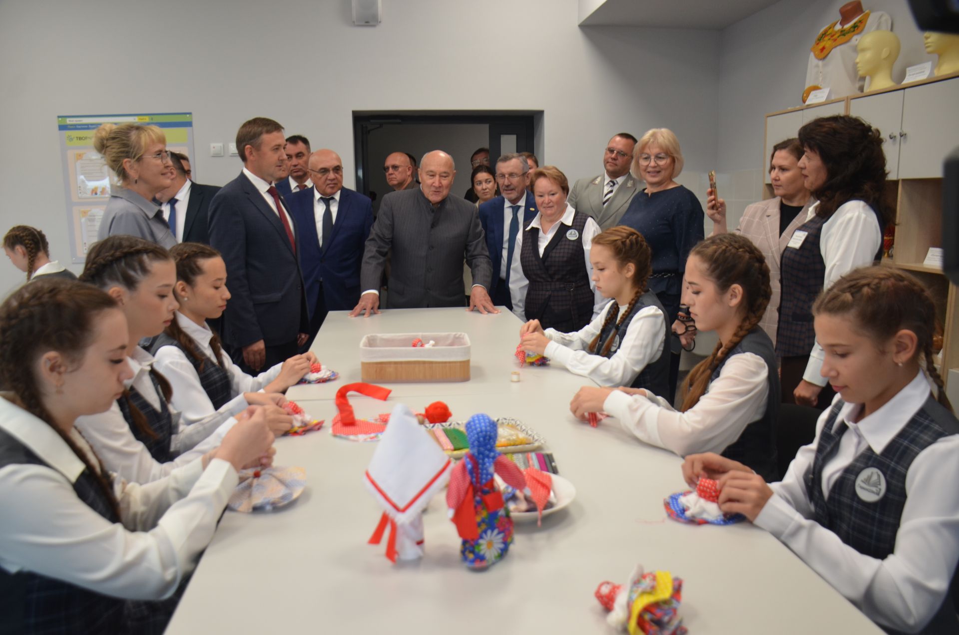 Киләчәккә юл яңа гимназиядән башлана