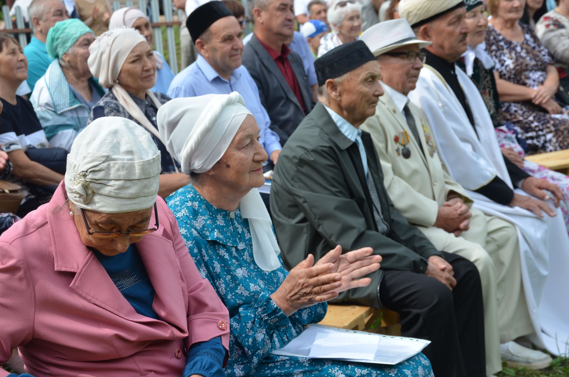 Связующий мост времен: презентация книги «Сукман — родина предков» прошла в родном селе авторов