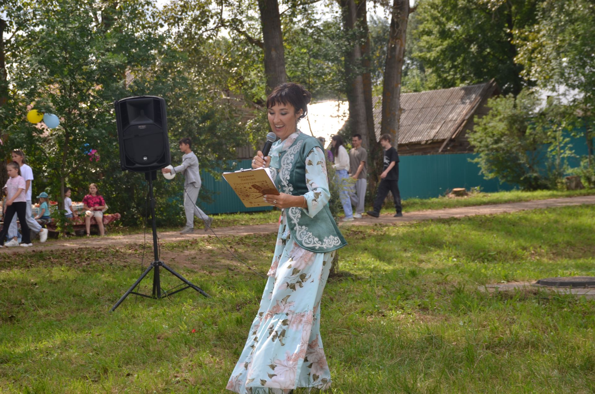 Связующий мост времен: презентация книги «Сукман — родина предков» прошла в родном селе авторов