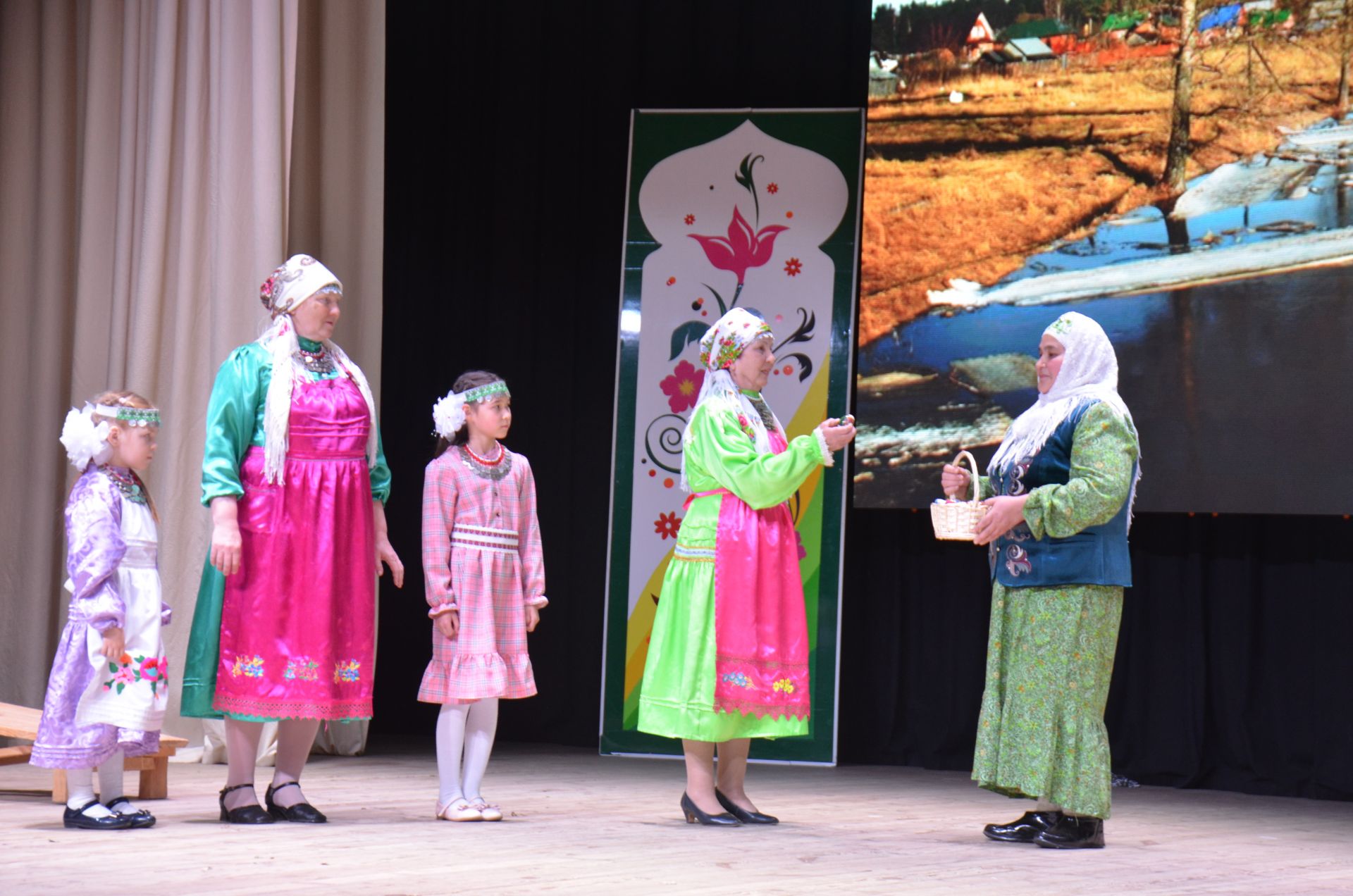 Гала-концерт районного фестиваля "Радуга культур"