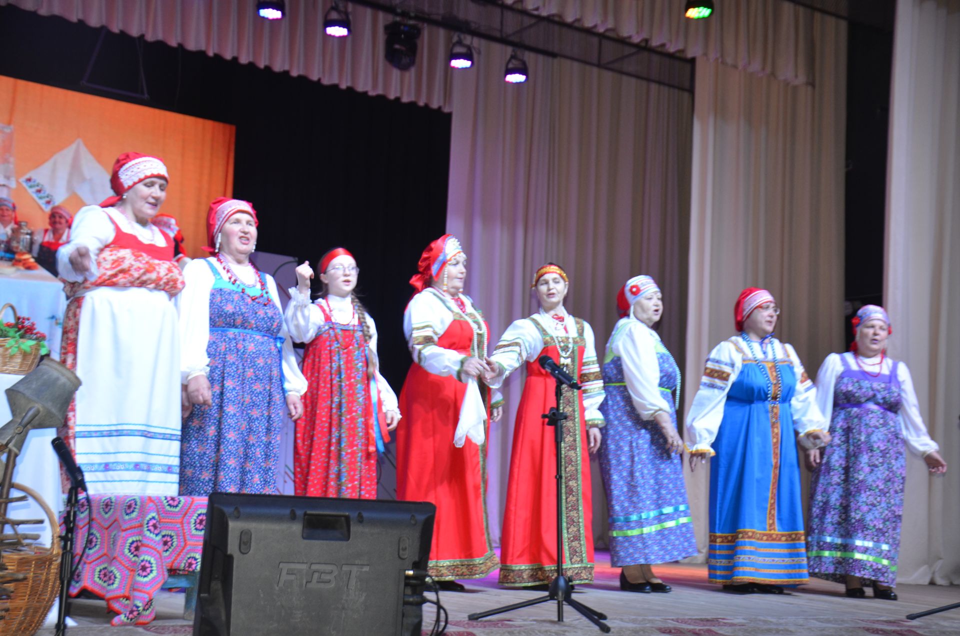 Триумф талантов: в Агрызском районе прошёл гала-концерт «Радуга культур»
