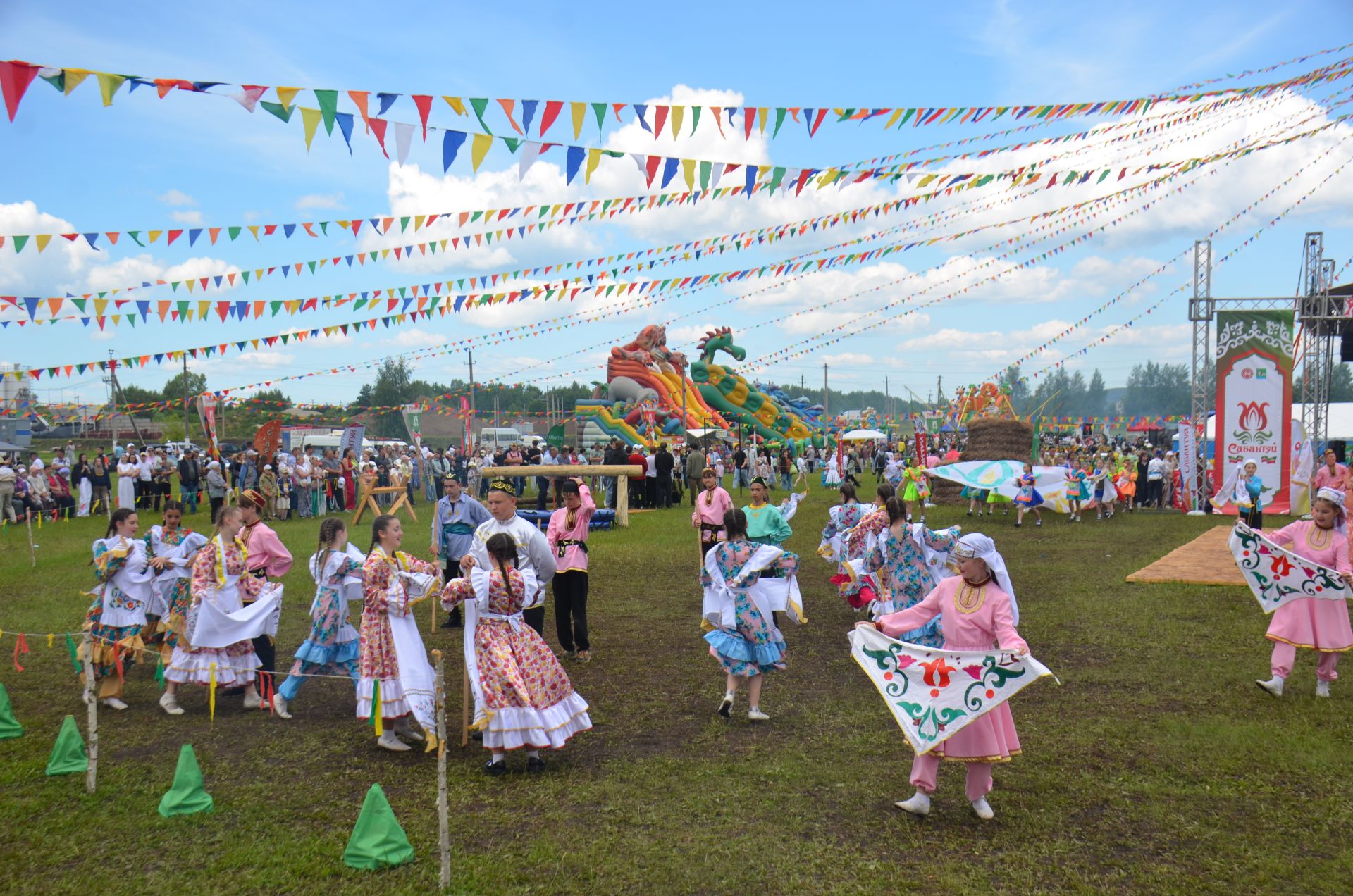 В Агрызе состоялся народный татарский праздник - Сабантуй