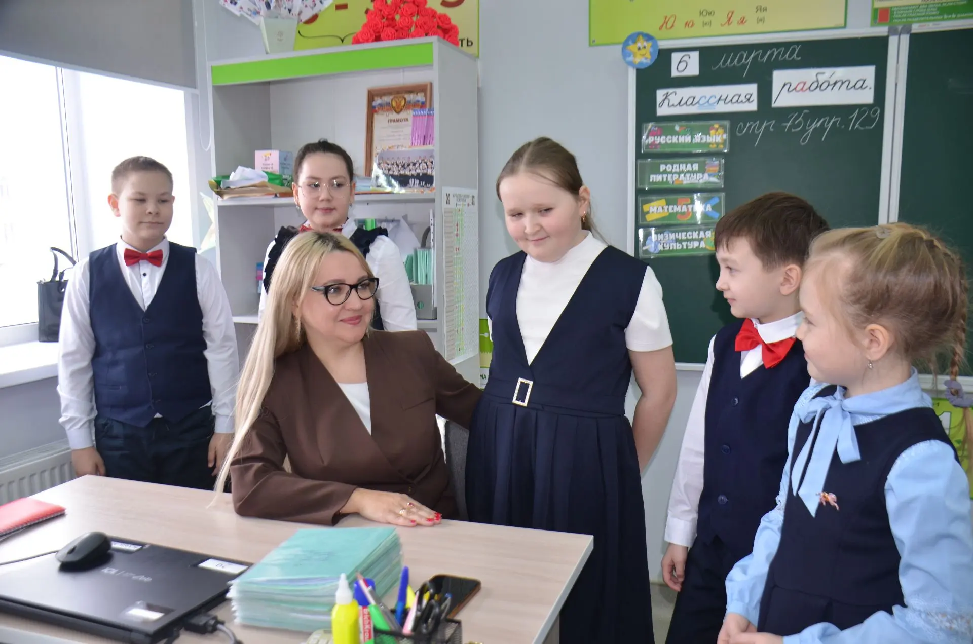 Классная Эльза