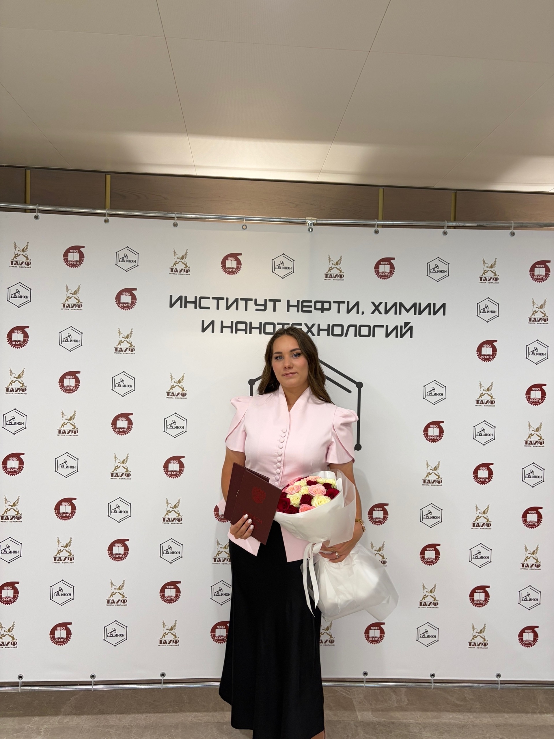 Выпускница Сарсак-Омгинского лицея Олеся Гордеева получила два красных диплома КНИТУ