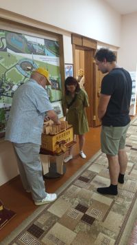 Потомки известного рода Ахмеджановых посетили музей истории села Иж-Бобья