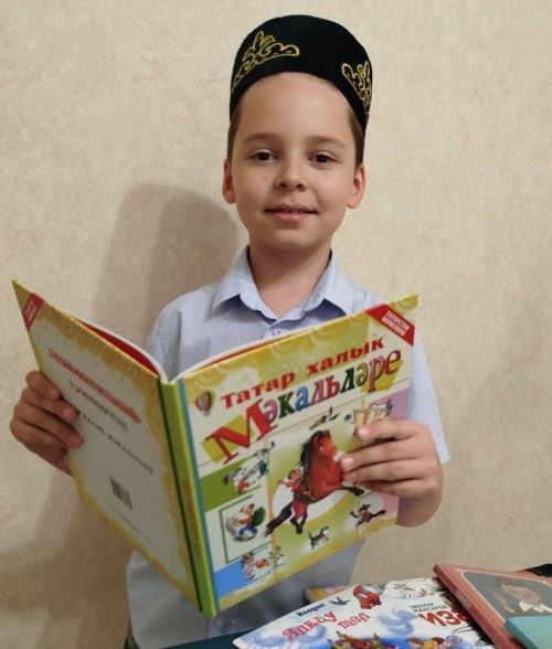 Динара Әхмәтова-Миннекәева: Безнең өйдә балалар китабыннан да күп нәрсә юк