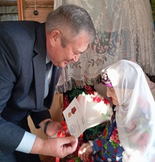 Көчек авыл җирлегендә яшәүче тыл ветераннарына Бөек Җиңүнең 80 еллыгына багышланган медальләр тапшырылды