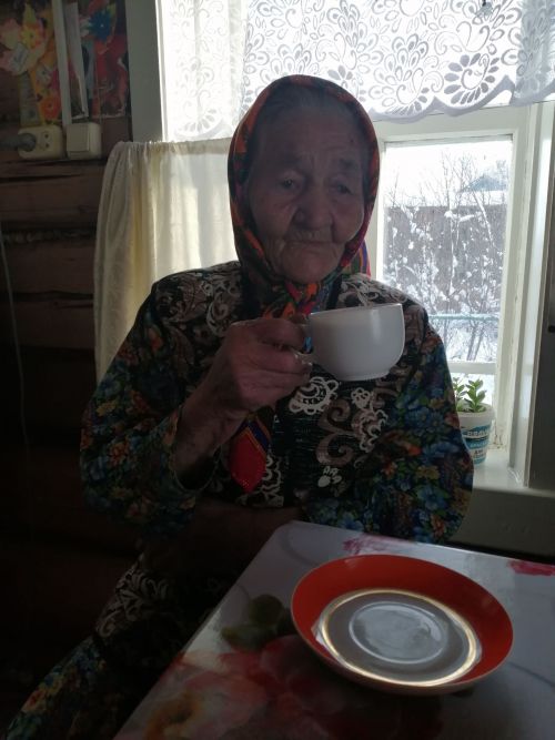 Ольга Исанаева, проживающая в Биме, и в 90 лет не сидит без дела