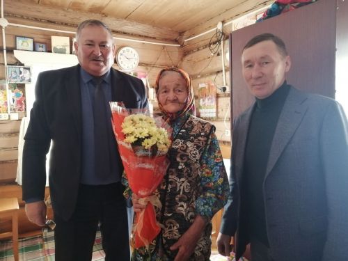 Ольга Исанаева, проживающая в Биме, и в 90 лет не сидит без дела