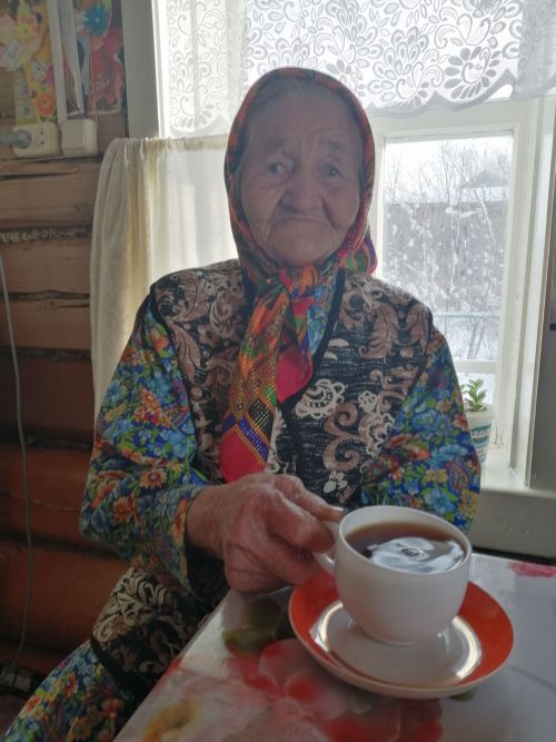 Ольга Исанаева, проживающая в Биме, и в 90 лет не сидит без дела
