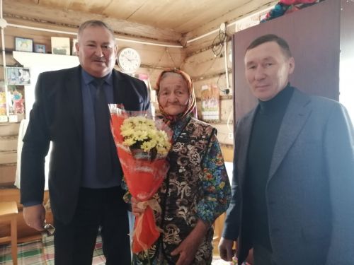 Ольга Исанаева, проживающая в Биме, и в 90 лет не сидит без дела