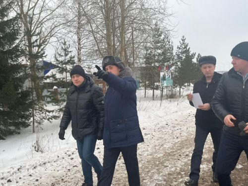 Новый руководитель района Ленар Нургаянов проводит пеший обход улиц Агрыза