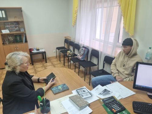 Социальный координатор фонда «Защитники Отечества» Тансылу Хуснуллина помогает агрызцам