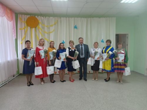 В Агрызском районе прошел зональный этап республиканского конкурса «Лучший педагог, реализующий программы дошкольного образования на родном языке (чувашский, удмуртский, марийский, мордовский)»