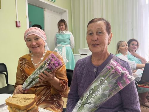 В Агрызе чествовали ветеранов педагогики, бывших заведующих детскими садами (ФОТО)