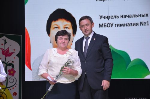В День учителя в Агрызе состоялось торжественное награждение (ФОТО)