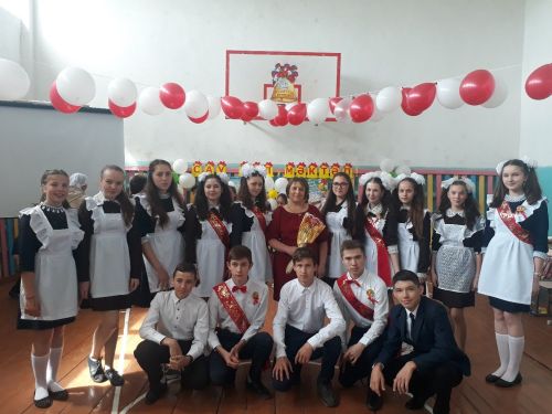 Исәнбай мәктәбе укытучысы Энҗе Латыйпова: “Өй эшен һәрвакытта да автомат тикшерә алмый”