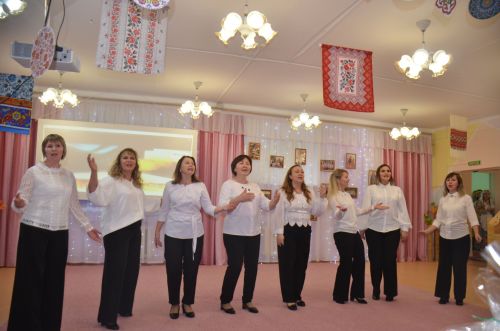 Между городскими детскими садами прошел конкурс «Дружная семья народов» (ФОТО)