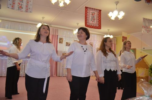 Между городскими детскими садами прошел конкурс «Дружная семья народов» (ФОТО)