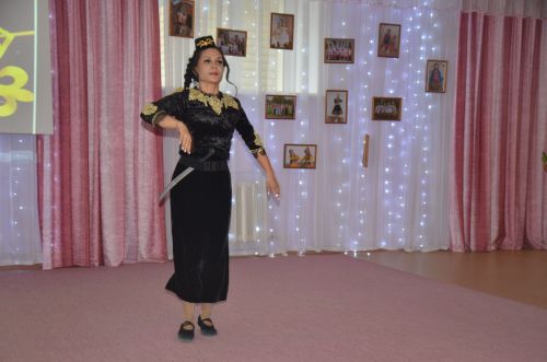 Между городскими детскими садами прошел конкурс «Дружная семья народов» (ФОТО)