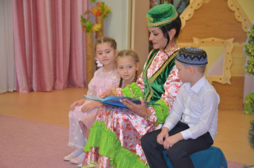 Между городскими детскими садами прошел конкурс «Дружная семья народов» (ФОТО)