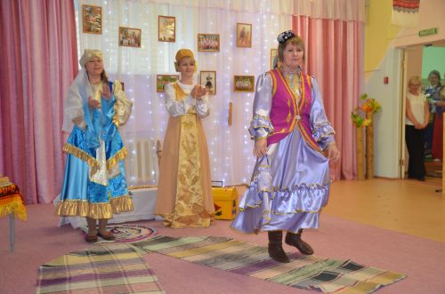 Между городскими детскими садами прошел конкурс «Дружная семья народов» (ФОТО)