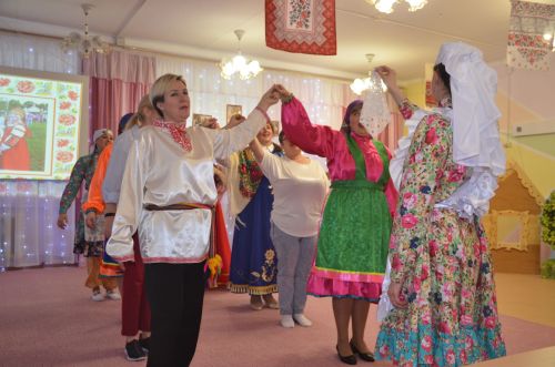 Между городскими детскими садами прошел конкурс «Дружная семья народов» (ФОТО)