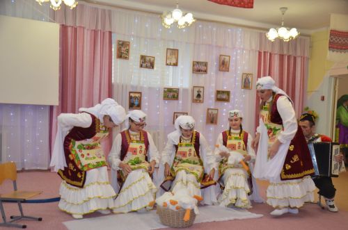 Между городскими детскими садами прошел конкурс «Дружная семья народов» (ФОТО)